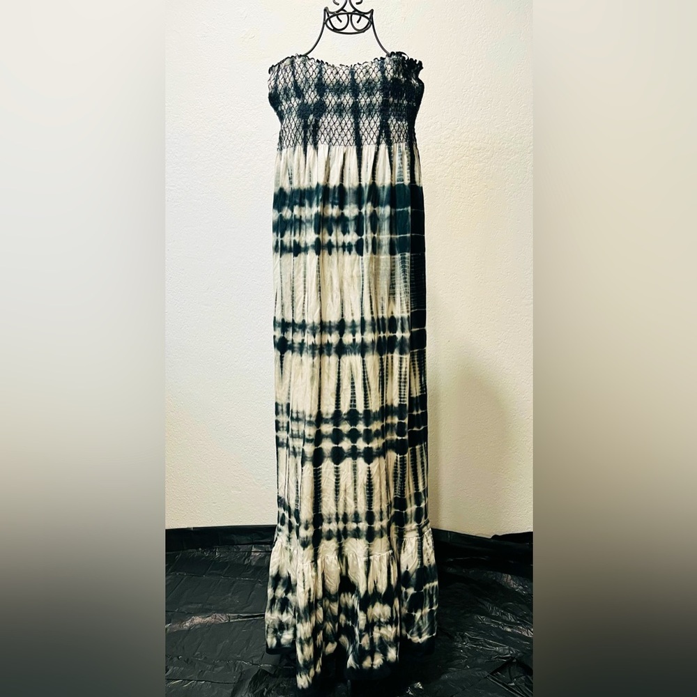 Strapless dress
